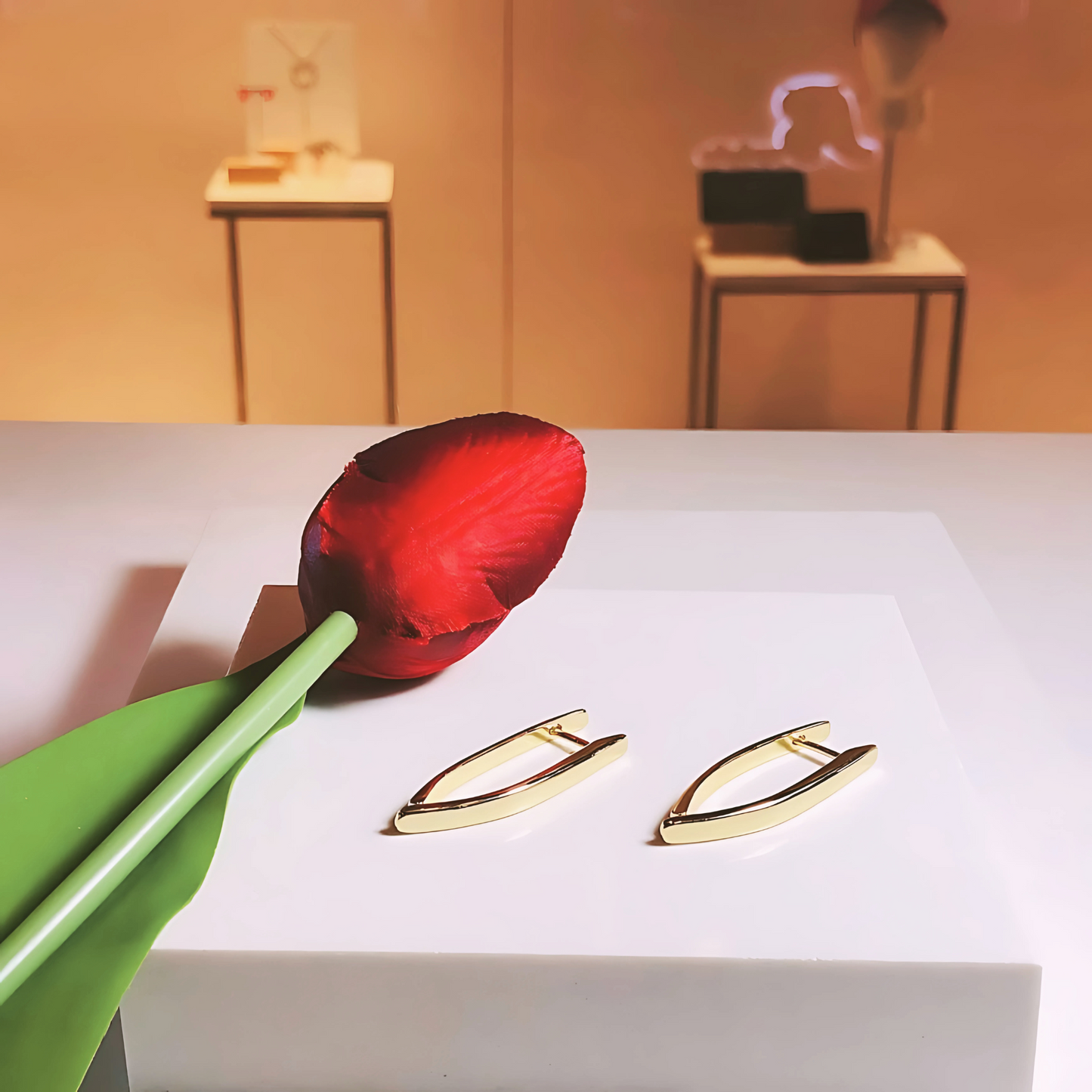 Aros Argollas Lisas en V - Baño de Oro 18k